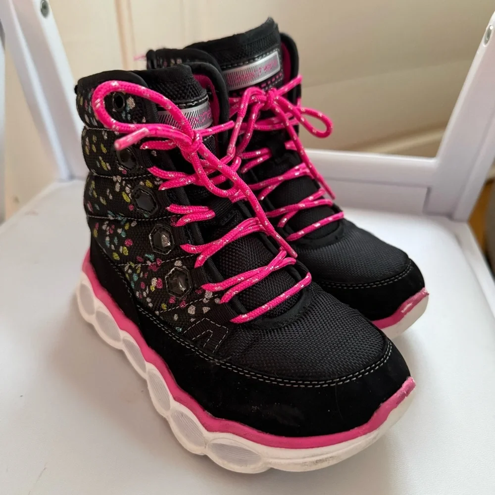 Skechers Lumi-Luxe Little Kids' Black and Pink Patterned Winter Boots Size 13